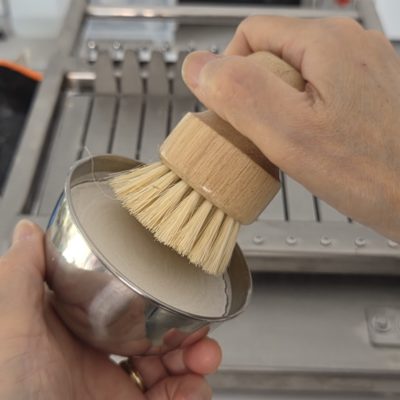 Savon coco ménager avec ramequin et brosse (non-parfumé)